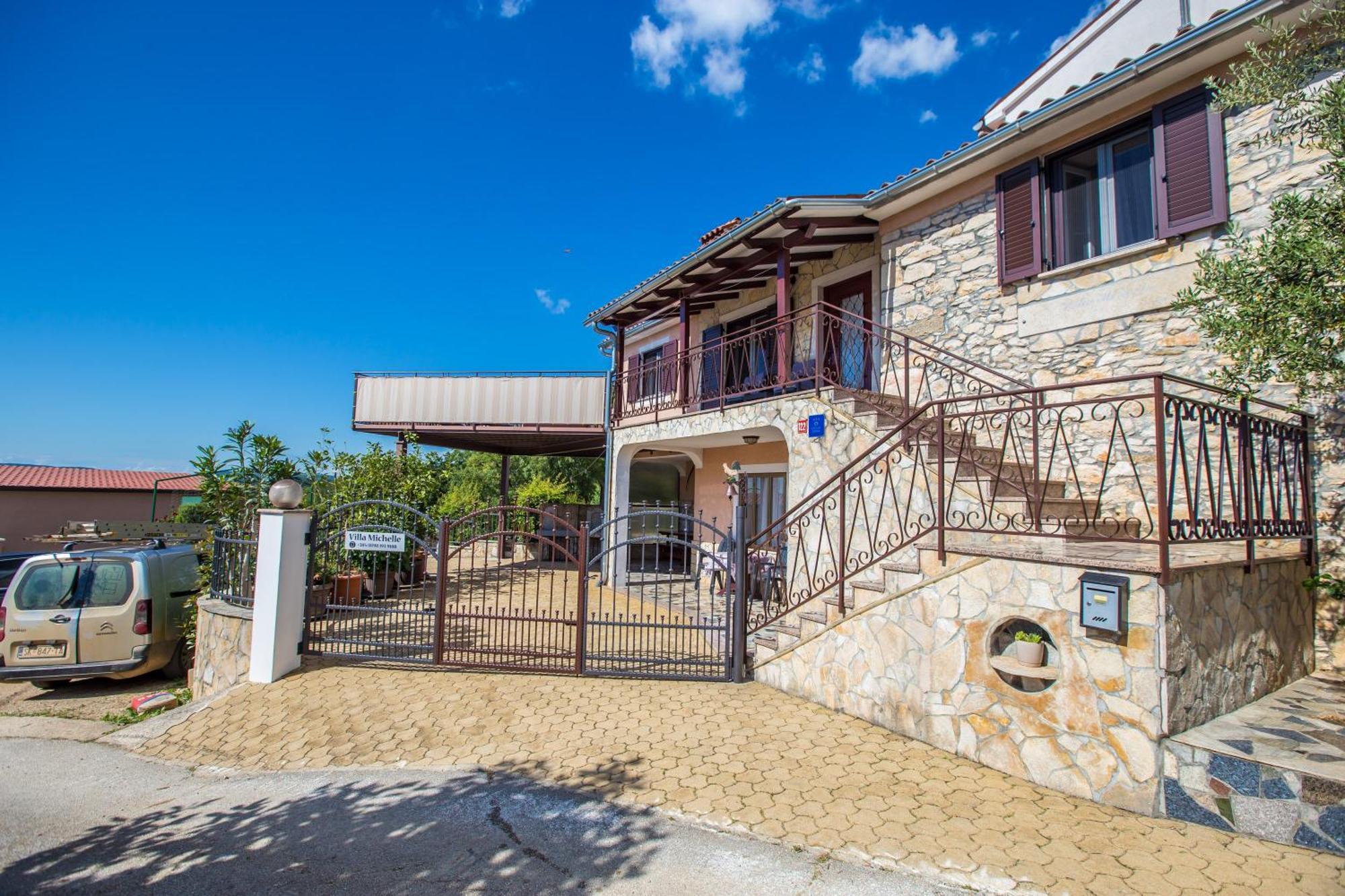 Villa Michelle Karojba ภายนอก รูปภาพ