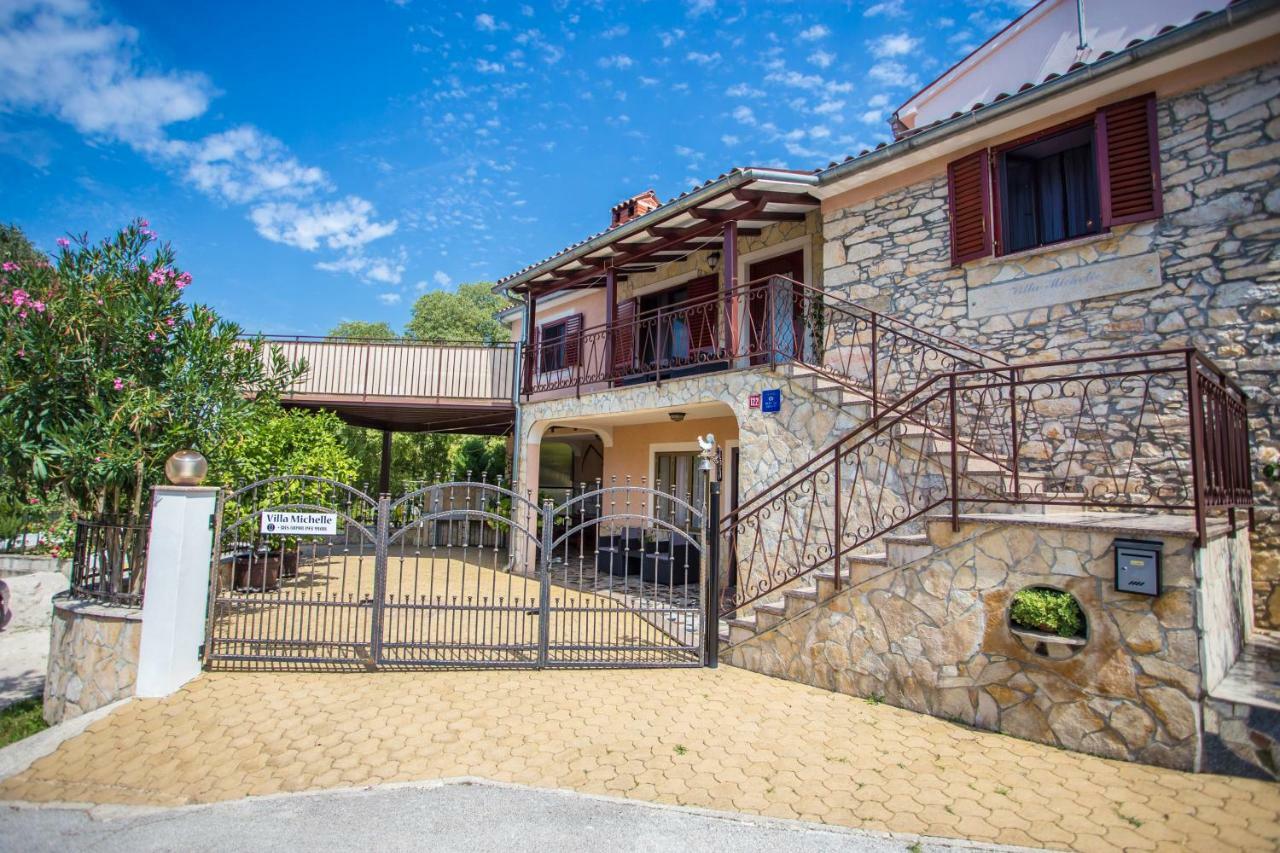 Villa Michelle Karojba ภายนอก รูปภาพ